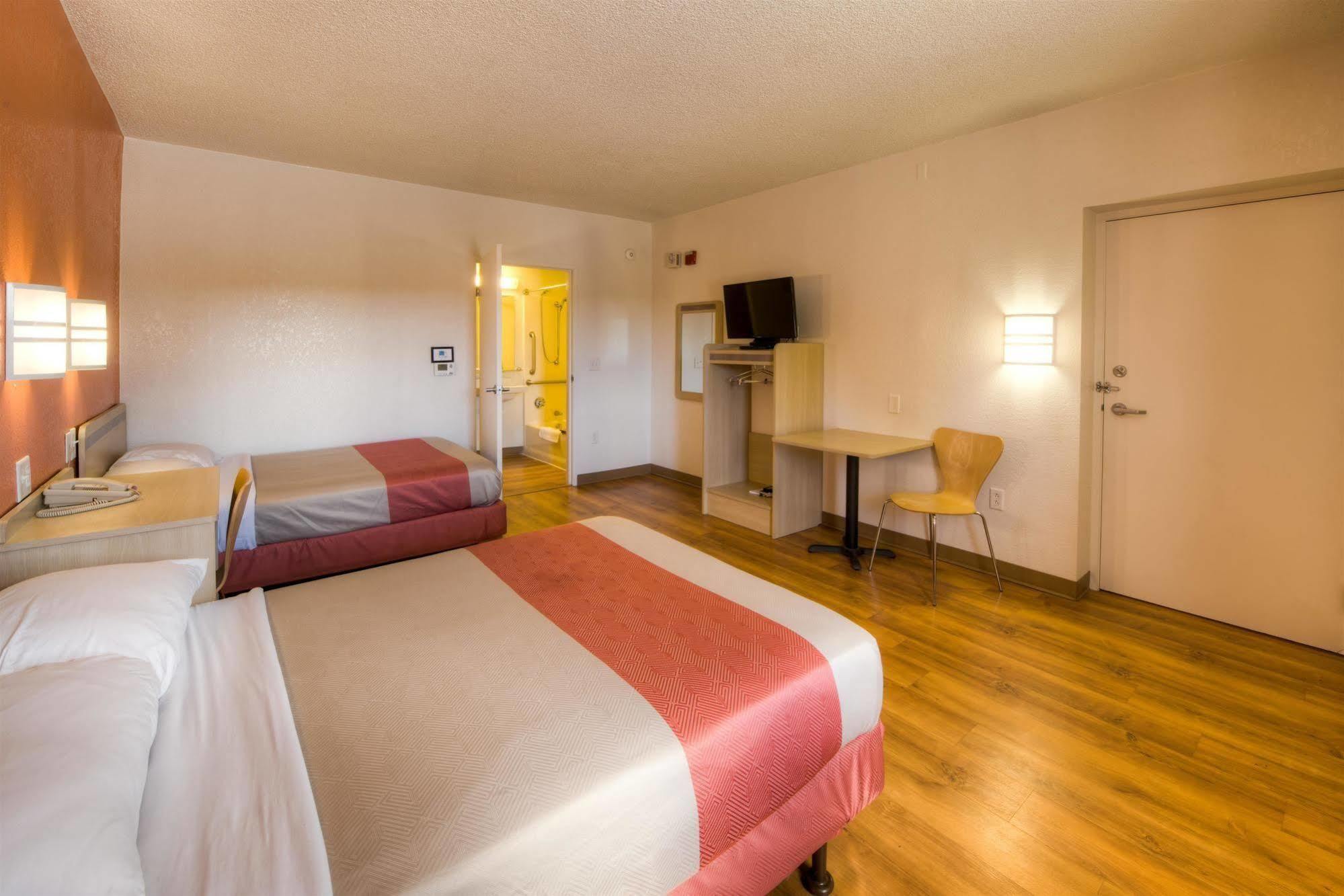 Motel 6-Niantic, Ct - New London エクステリア 写真